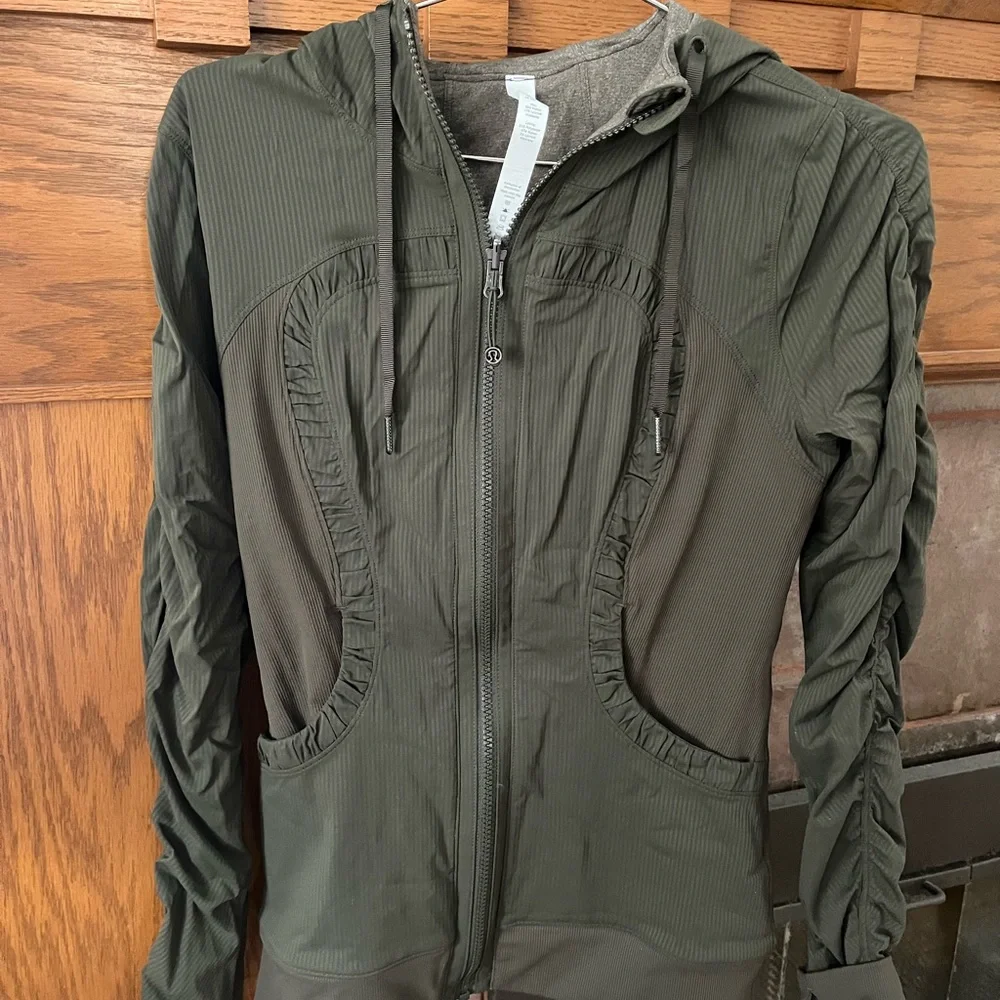 Lululemon Reversible Dance Studio Jacket - Picture 1 of 4
